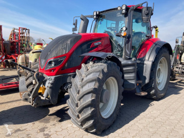Tractor Valtra