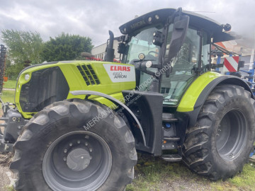 Tractor Claas