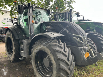 Tractor Valtra T 235 D