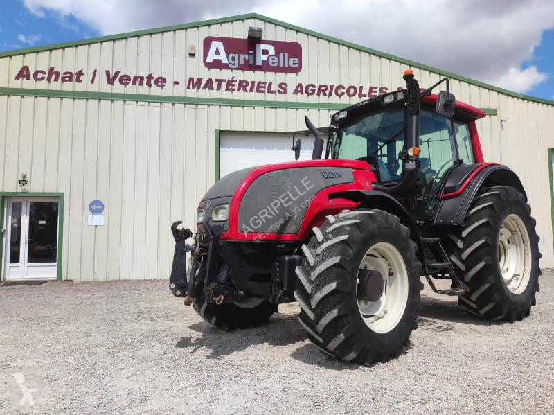 Tracteur agricole Valtra T151