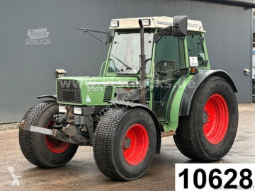 Tractor Fendt 250 SA 4x4 Fronthydraulik Rasenbereifung