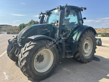 Tractor Valtra