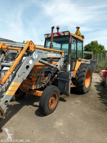 Zemědělský traktor Renault R7622