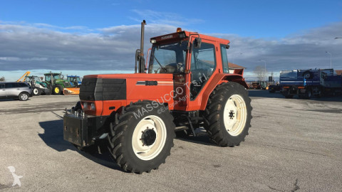 Tracteur agricole Fiat F100 DT 4X4