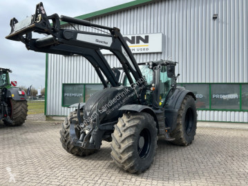 Tracteur agricole Valtra