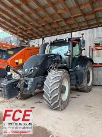 Tracteur agricole Valtra