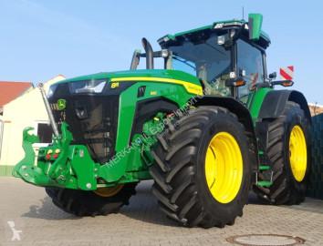 John Deere8R