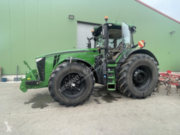 John Deere8R