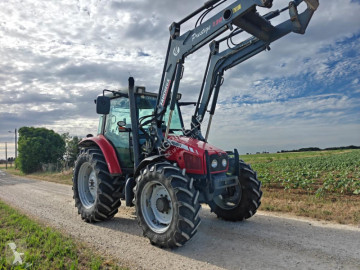 Tracteur agricole Massey Ferguson