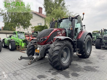 Valtra t234 versu smarttouch tractor