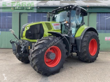 Claas AXION 870 tractor