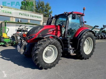 Tracteur agricole Valtra