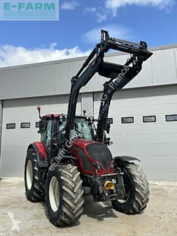 Tracteur agricole Valtra