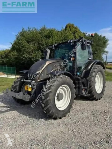 Tracteur agricole Valtra