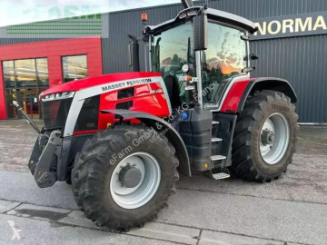 Tracteur agricole Massey Ferguson