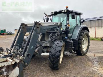 Tracteur agricole Valtra