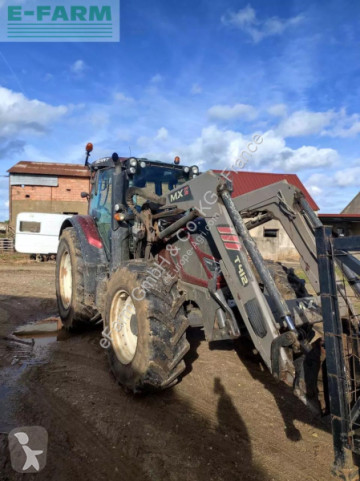 Tracteur agricole Valtra