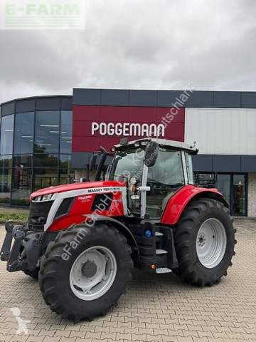Tracteur agricole Massey Ferguson