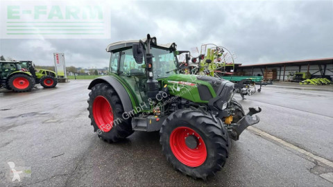 Fendt 211 vario tractor