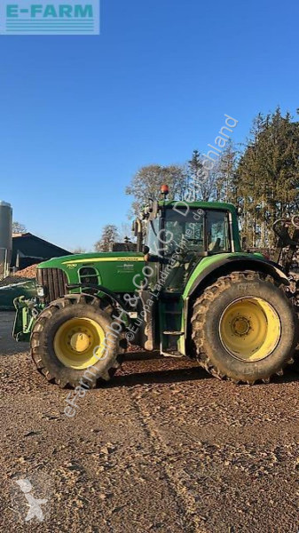 Lantbrukstraktor John Deere 7530