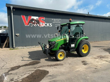 Lantbrukstraktor John Deere 3520 4x4 Hofschlepper Rasenbereifung