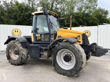 جرار زراعي JCB
