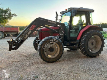 Tracteur agricole Massey Ferguson