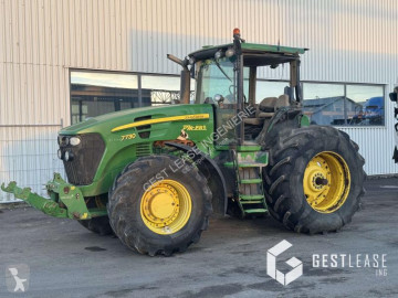 Tracteur agricole John Deere 7730