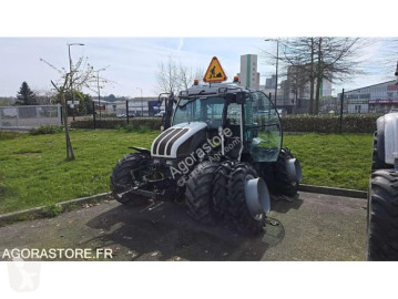 Tracteur agricole