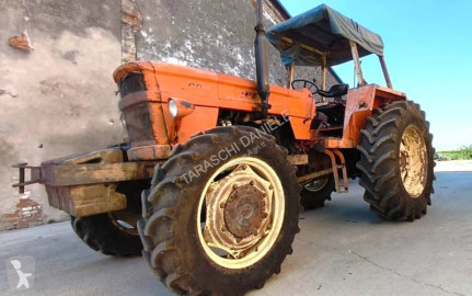 Tracteur agricole Fiat 1300 DT