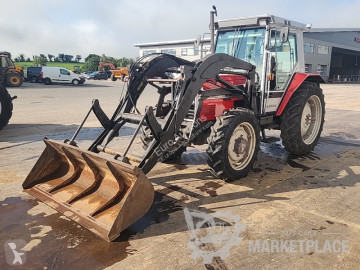 Tractor Massey Ferguson