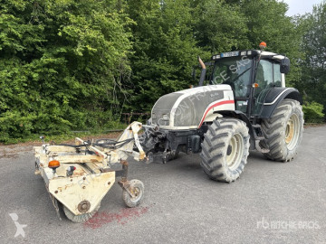 Valtra tractor