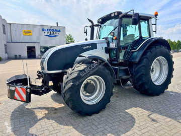 Valtra tractor