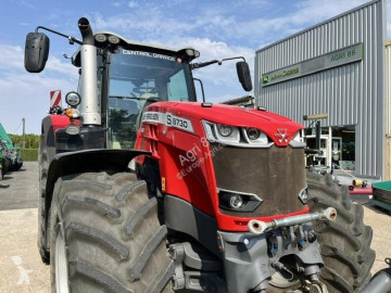 Tracteur agricole Massey Ferguson