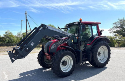 Tracteur agricole Valtra