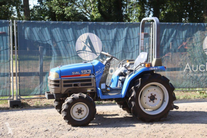 Tractor Iseki