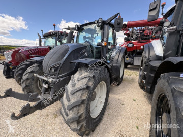 Tractor Valtra