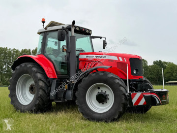 Tracteur agricole Massey Ferguson