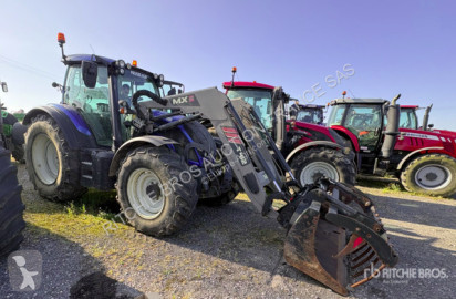 Tractor Valtra