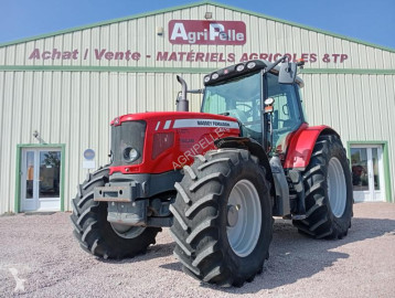 Сільськогосподарський трактор Massey Ferguson