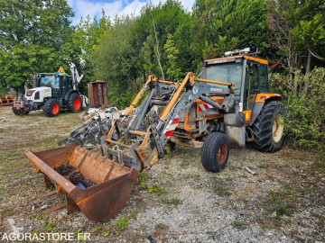Tracteur agricole Renault
