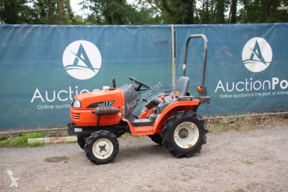 Kubota mezőgazdasági traktor