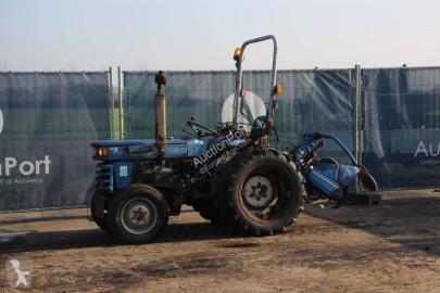 Iseki mezőgazdasági traktor