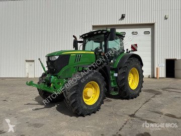 John Deere6215R