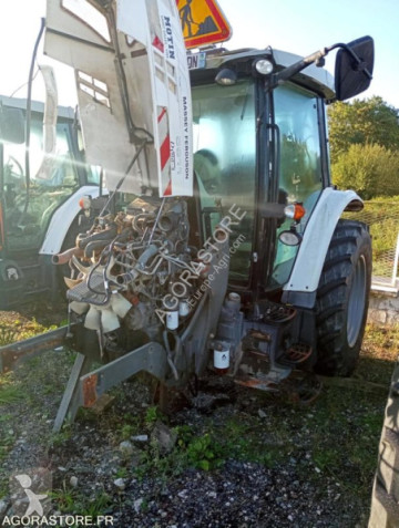 Tracteur agricole Massey Ferguson