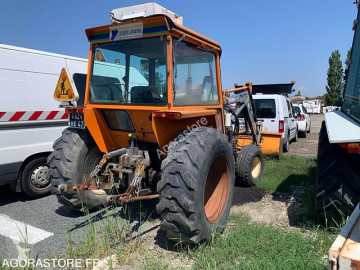 Outro tractor