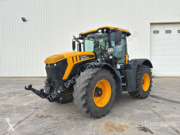 Zemědělský traktor JCB