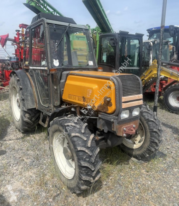 Tracteur agricole Renault