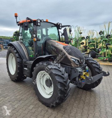 Tracteur agricole Valtra