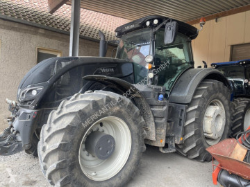 Tracteur agricole Valtra